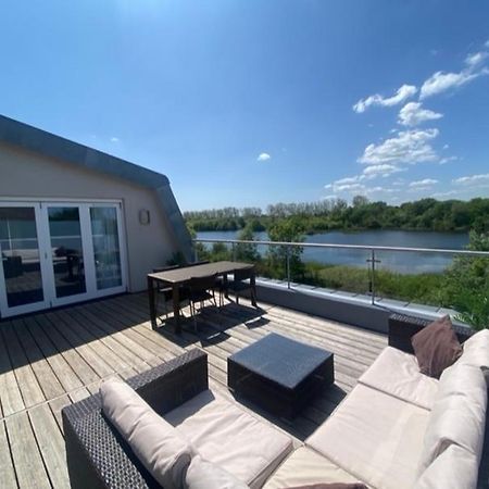Reed Warbler - Hm111 - Lower Mill Estate Penthouse Apartment With Spa Access Somerford Keynes Екстер'єр фото
