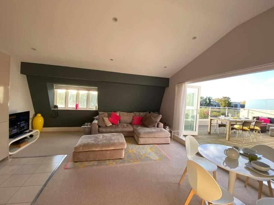 Reed Warbler - Hm111 - Lower Mill Estate Penthouse Apartment With Spa Access Somerford Keynes Екстер'єр фото