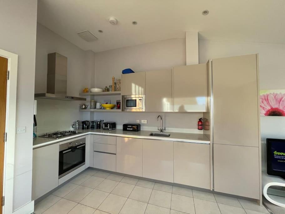 Reed Warbler - Hm111 - Lower Mill Estate Penthouse Apartment With Spa Access Somerford Keynes Екстер'єр фото