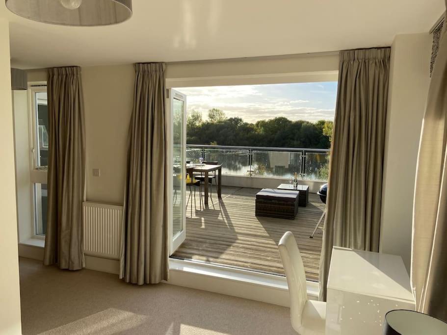 Reed Warbler - Hm111 - Lower Mill Estate Penthouse Apartment With Spa Access Somerford Keynes Екстер'єр фото