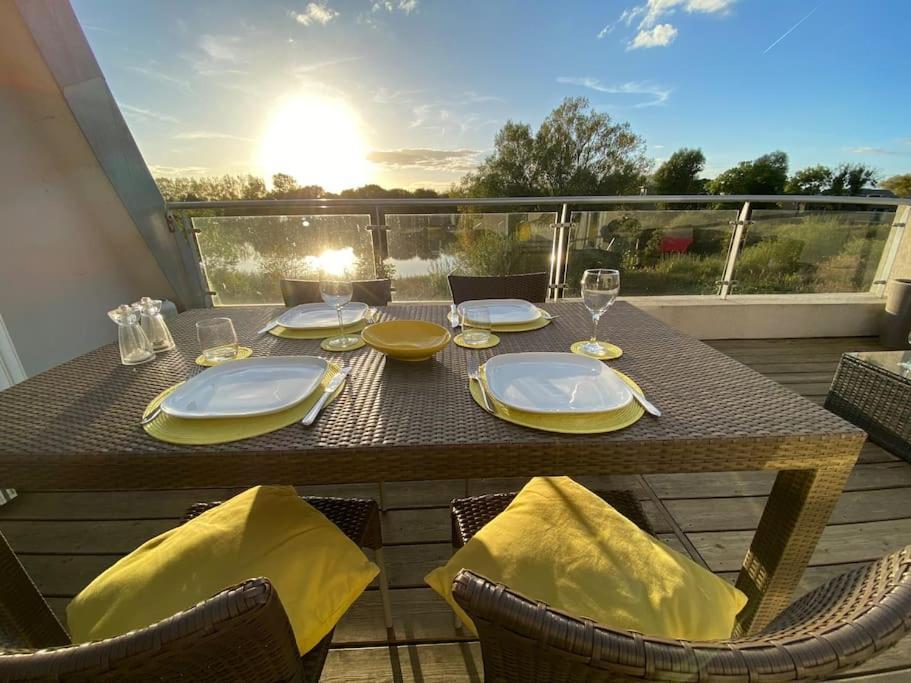 Reed Warbler - Hm111 - Lower Mill Estate Penthouse Apartment With Spa Access Somerford Keynes Екстер'єр фото